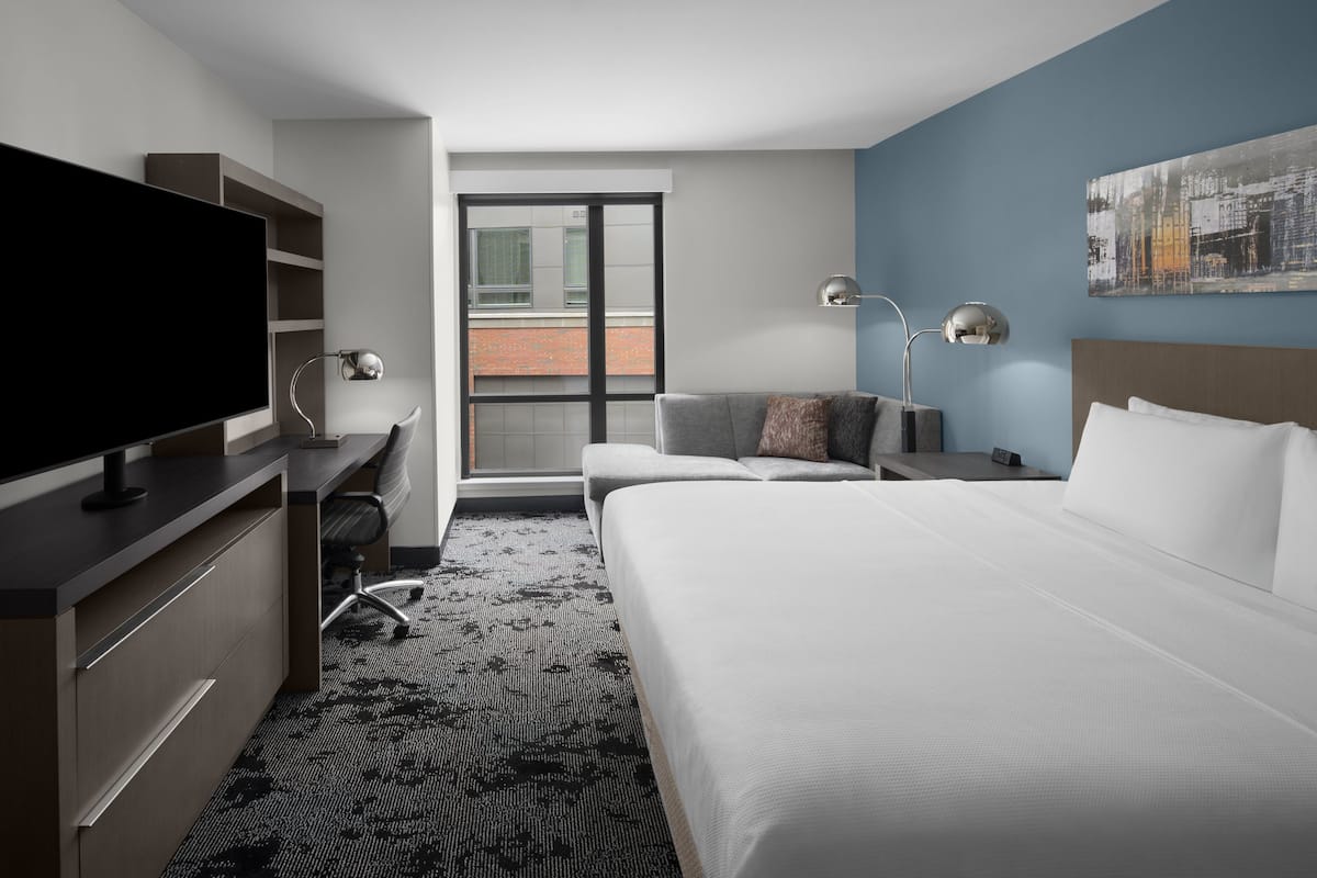 Room, 1 King Bed | 1 bedroom, in-room safe, desk, laptop workspace