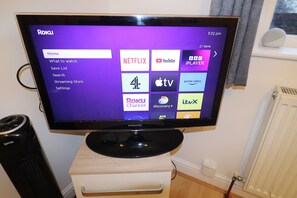 Studio | Television - 1 Bed Studio in Dartford Town - Orchard Theatre (Dartford)