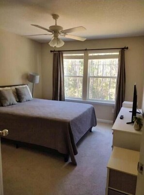3 bedrooms, iron/ironing board, free WiFi, bed sheets