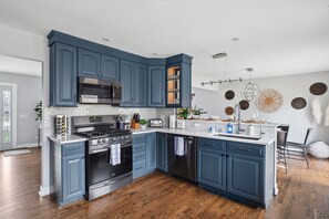 Fridge, microwave, oven, stovetop - Spacious Home in Chicago Suburbs (Lombard)