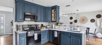 Spacious Home Chicago Suburbs