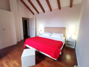 2 bedrooms, free WiFi, bed sheets, wheelchair access