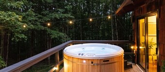 Destino Catskills Chalet - Hot Tub and Fire Place