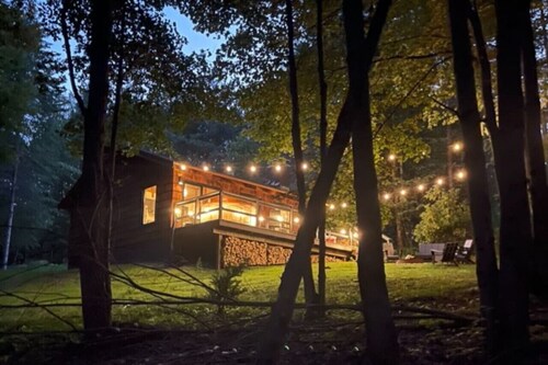 Destino Catskills Chalet - Hot Tub and Fire Place
