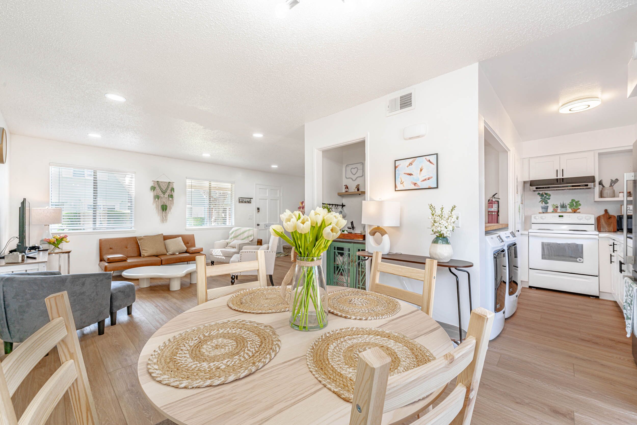 Beach City Townhome- Entire townhouse in Huntington Beach, California