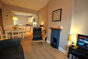 Living area - The Old Surgery, Crail- welcoming apartment (Crail)