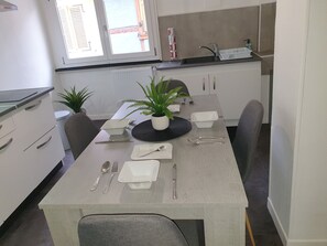 Dining - 2etage F3 5minut Centre Ville 1 Chambre Avec Grand lit 2chambre 3 lit Simple (Sélestat)