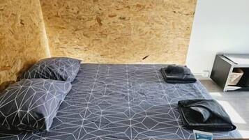 Fer et planche à repasser, Wi-Fi, draps fournis