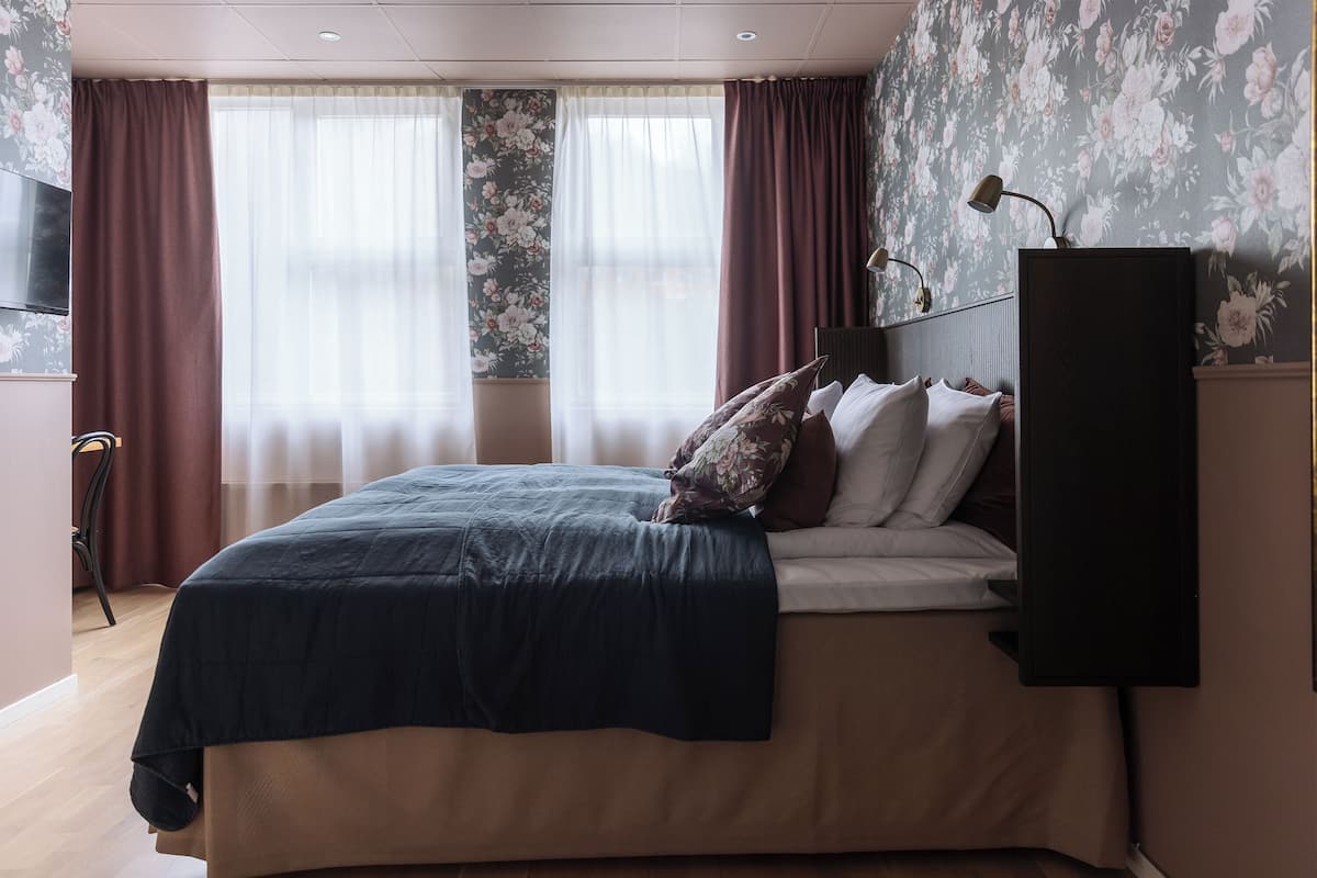 Habitación doble, vista al canal | 1 habitación, escritorio y espacio para trabajar con laptop