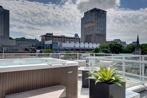 Bain à remous extérieur