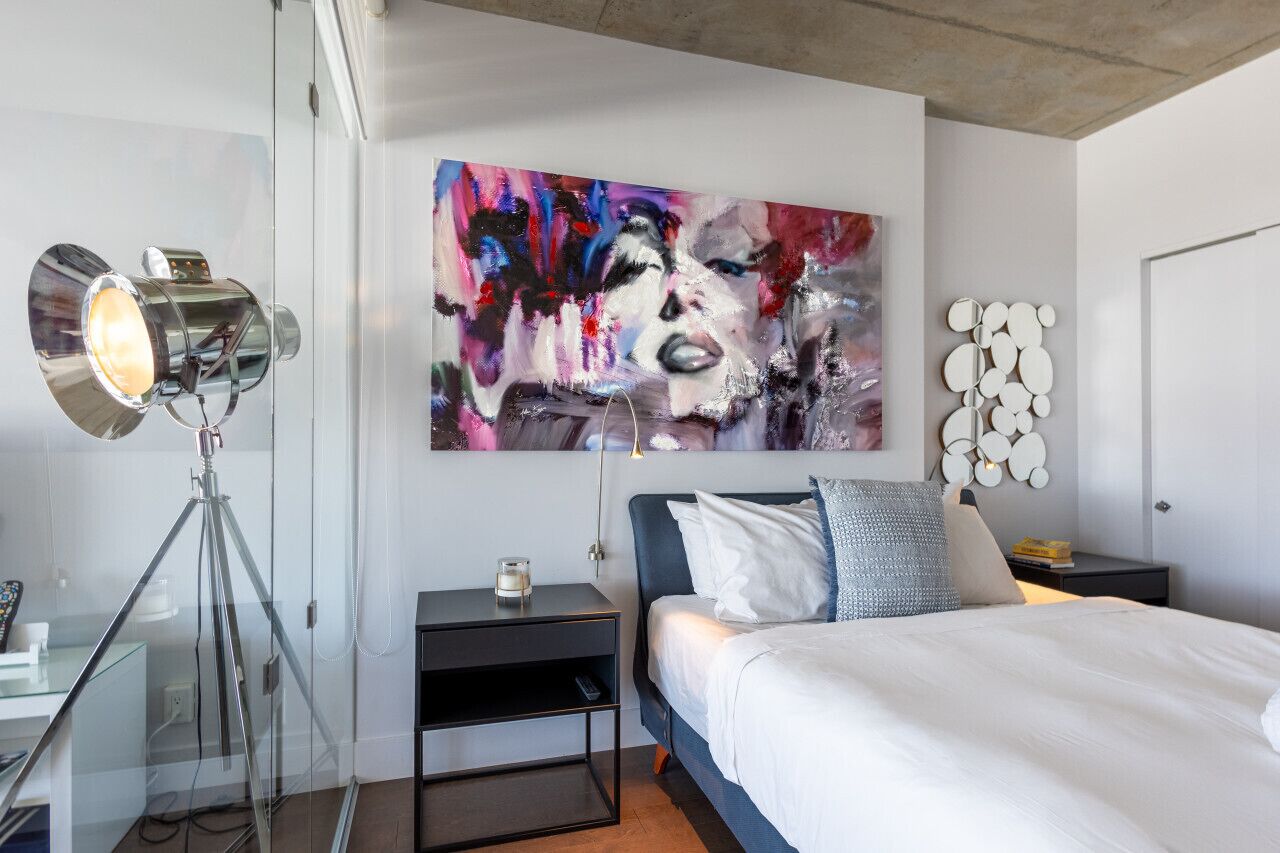1 slaapkamer, een strijkplank/strijkijzer, wifi, beddengoed