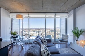 TV - Les Immeubles Charlevoix - 760414 (Ville de Québec)