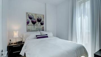 1 habitación, tabla de planchar con plancha, wifi y ropa de cama