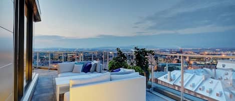 المنطقة المحيطة بالمنشأة