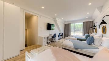 4 bedrooms, desk, WiFi