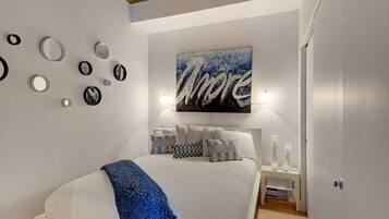 2 slaapkamers, een strijkplank/strijkijzer, wifi, beddengoed