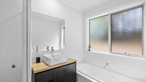 Dusche, Whirlpool, Haartrockner