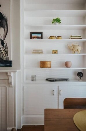 Interior - Savannah Midcentury Modern Haven - Thomas Square (Savannah)