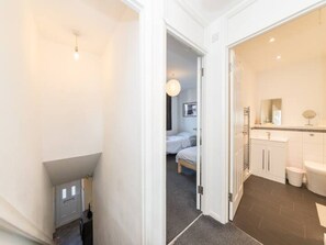 2 sovrum, strykjärn/strykbräda, gratis wi-fi och sängkläder