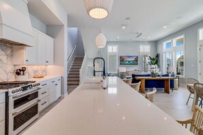 Interior - Sandstone 150 BAR (Port Aransas)