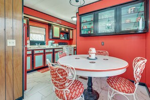 Dining - Fish, Boat & Unwind! Retreat w/ Lake Dunlap Access (New Braunfels)