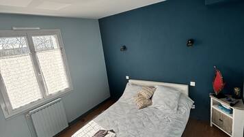 1 bedroom, iron/ironing board, free WiFi, bed sheets