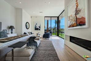 Rumah, akses difabel | 5 kamar tidur