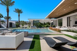 House, Accessible | 5 bedrooms - Luxurious Rancho Mirage Estate w Pool Spa (Rancho Mirage)