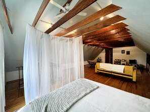 1 slaapkamer, een strijkplank/strijkijzer, wifi, beddengoed