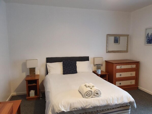 1 bedroom, desk, iron/ironing board, WiFi - Private Double Bedrooms near Nottingham City (Radford)