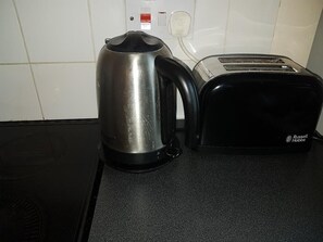 Coffee and/or coffee maker - Private Double Bedrooms near Nottingham City (Radford)