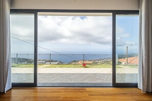 Villa | 4 bedrooms - Faias Haven by Homie (Calheta)