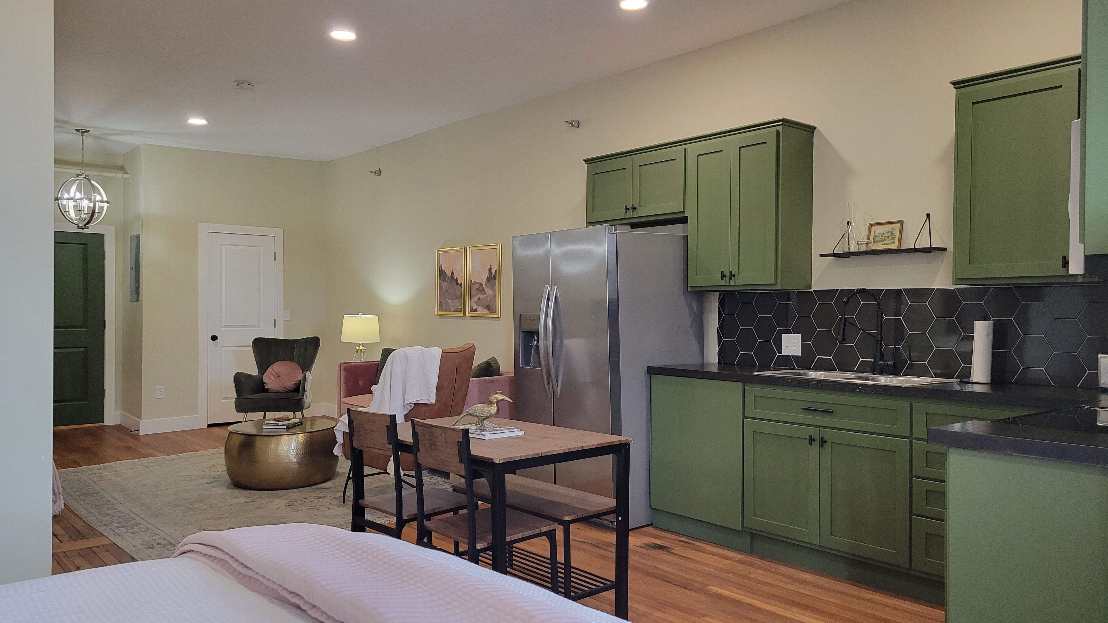 2 bedrooms, WiFi, bed sheets