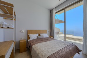 1 bedroom, in-room safe, iron/ironing board, free WiFi