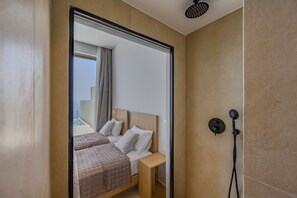 2 室のベッドルーム、セーフティボックス (室内)、アイロン / アイロン台、WiFi (無料)