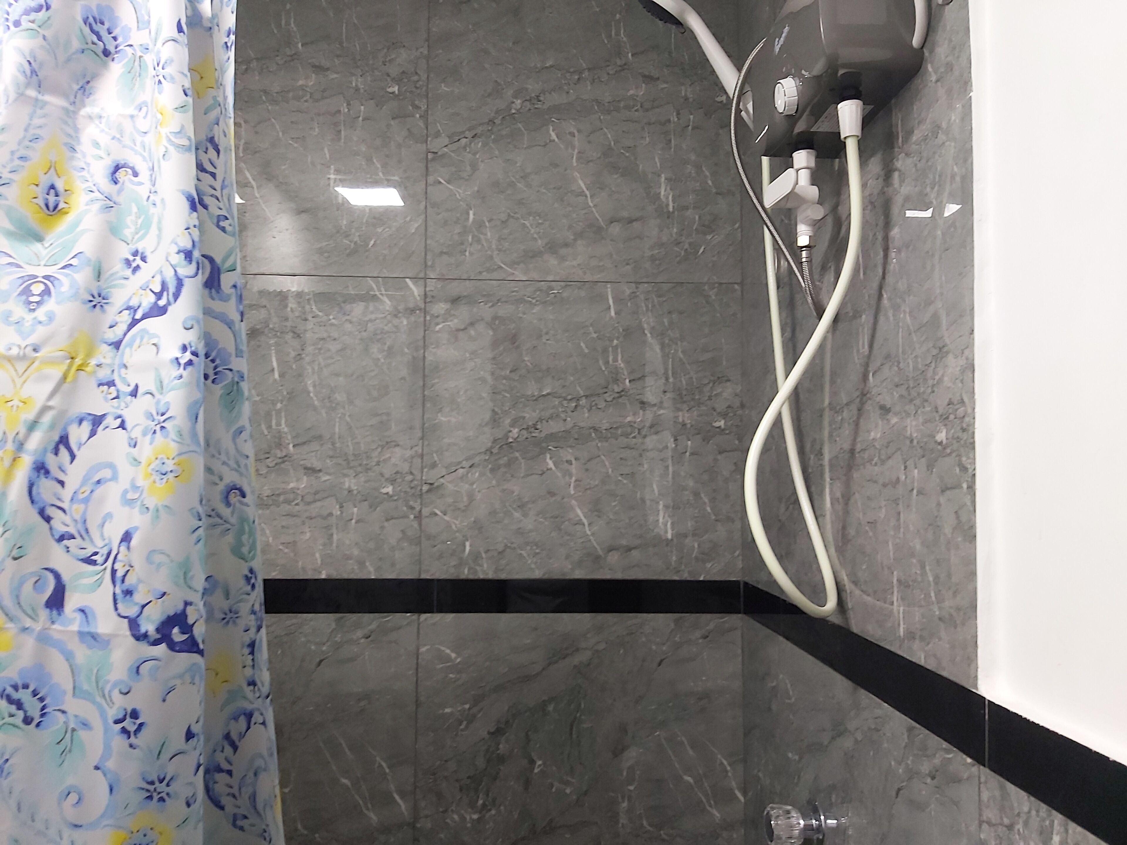 Assecador de cabells, tovalloles, sabó i xampú 