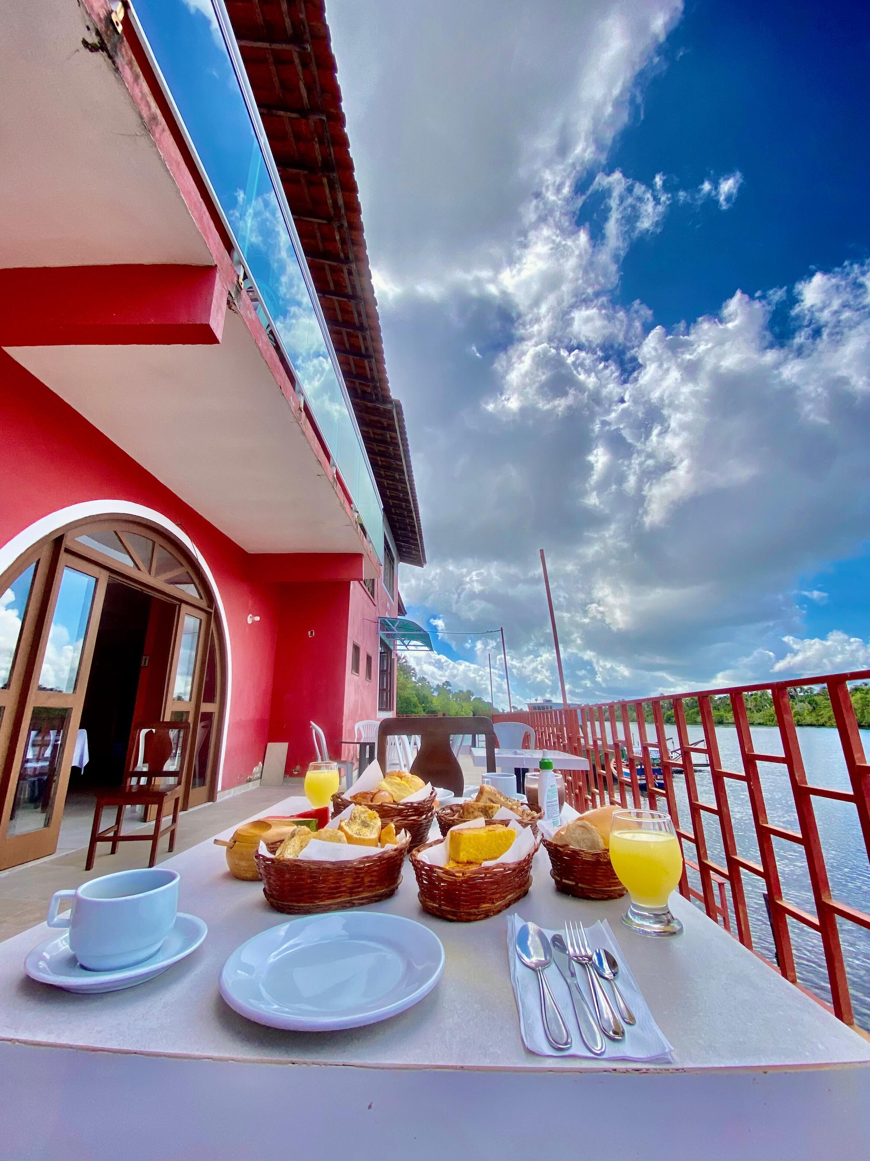 Café da manhã continental grátis todos os dias