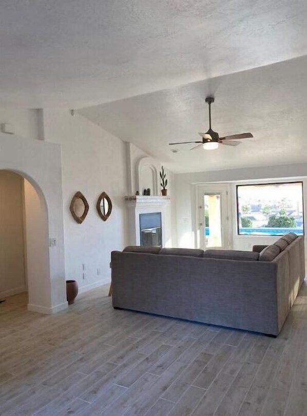 Interior - Home w/ mountain views! Pool, Boat/RV parking (Lake Havasu City)