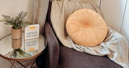 💦New Spa, Putting Green, Fire Pit, Updated house in OCC