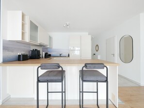 Kühlschrank, Ofen, Herdplatte, Geschirrspüler