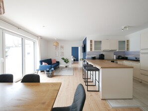 Interior - 85qm, Parkplatz, Zentral, Großer Balkon, 2 Bäder (Paderborn)