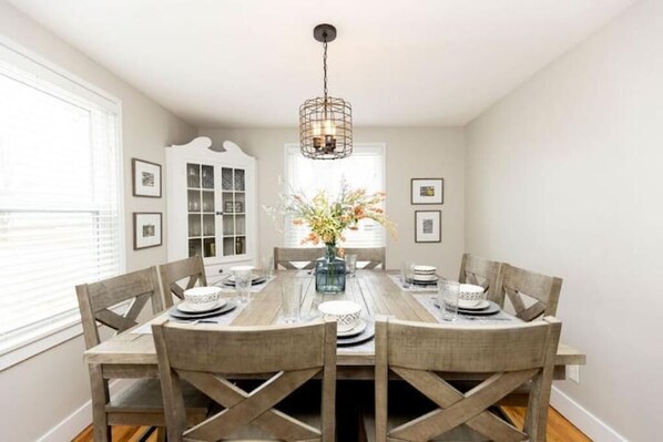 Dining - Lakeside on Miner (Muskegon)