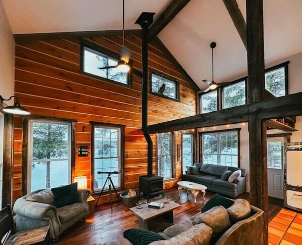 Living area - Private Island on Georgian Bay: Parry Sound (The Archipelago)