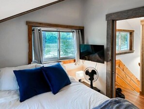 3 bedrooms, WiFi, bed sheets - Private Island on Georgian Bay: Parry Sound (The Archipelago)