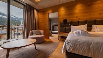 Family Studio, Non Smoking, Hill View | 1 bedroom, premium bedding, down comforters, Select Comfort beds