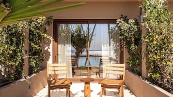 Exclusive Room, Pool View, Sea Facing | Premium bedding, minibar, in-room safe, soundproofing