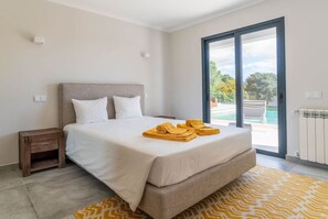4 chambres, fer et planche à repasser, Wi-Fi gratuit, draps fournis