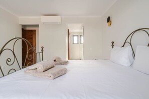 4 camere, ferro/asse da stiro, Wi-Fi gratuito, lenzuola