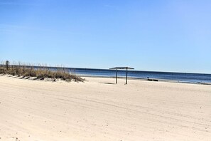 På stranden