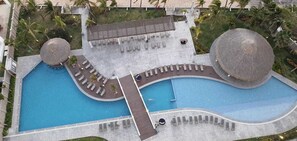 A heated pool - Luxury Oceanview Apartment in Mazatlan (Mazatlán)